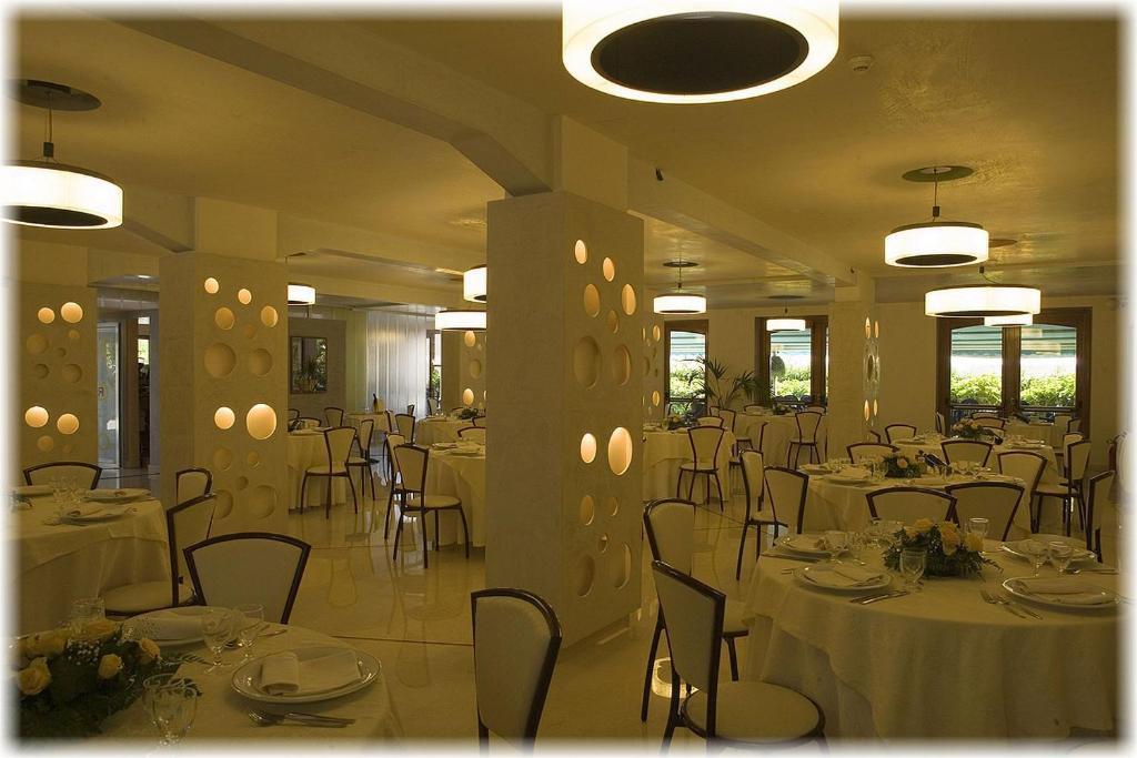 Hotel Ristorante Cavaliere Scario Exterior photo