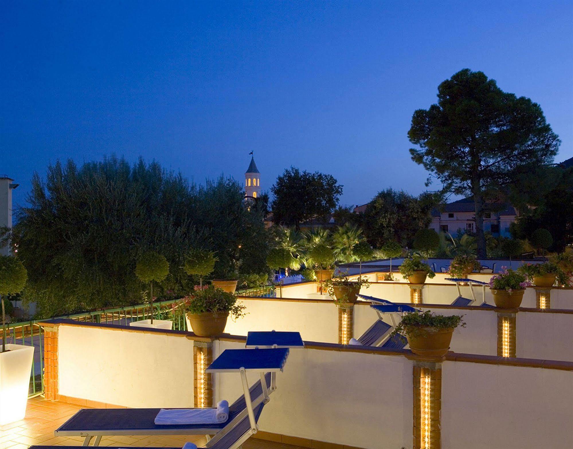 Hotel Ristorante Cavaliere Scario Exterior photo